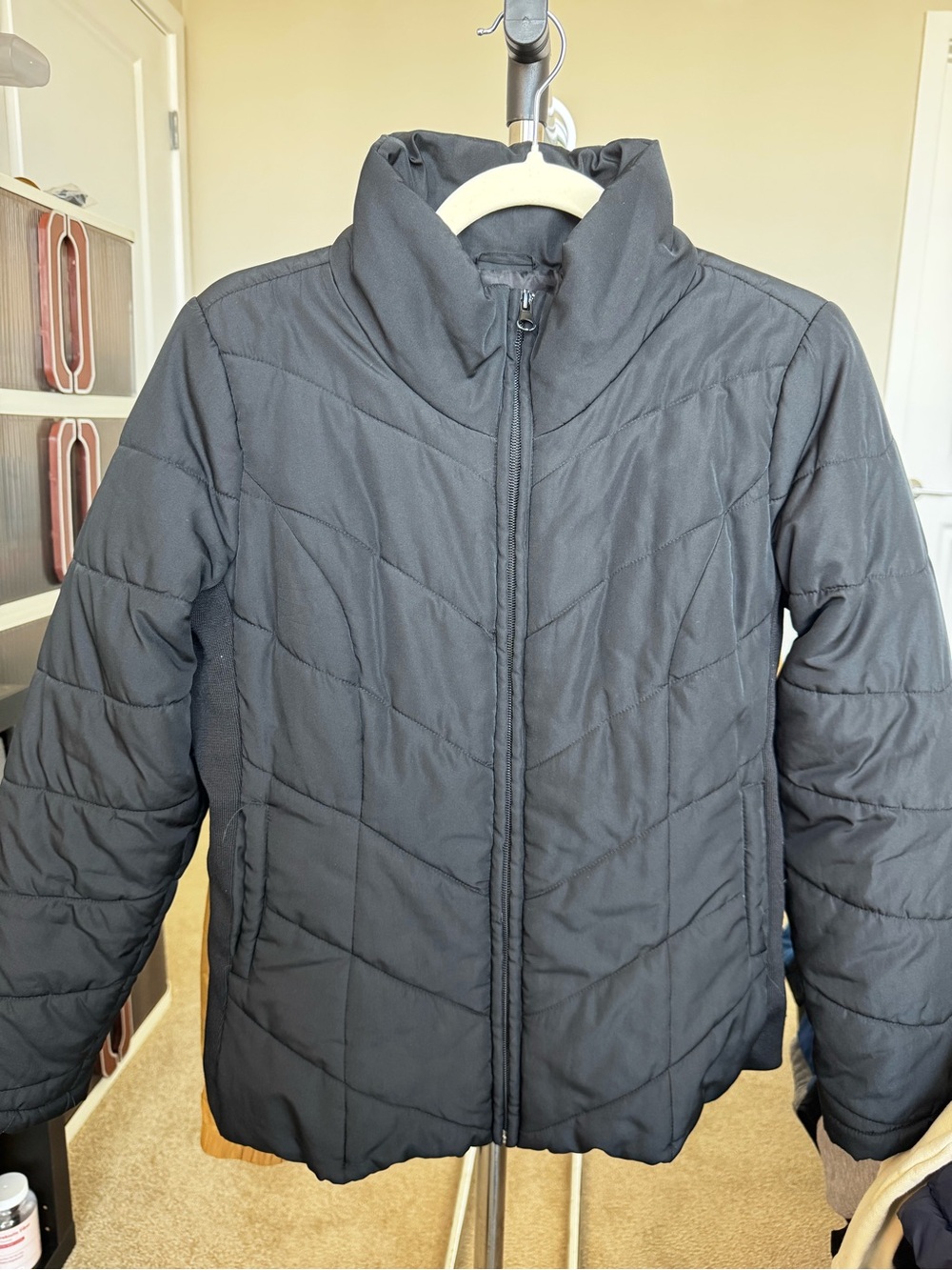New York & Company Black Quilted Chevron Puffer Jacket